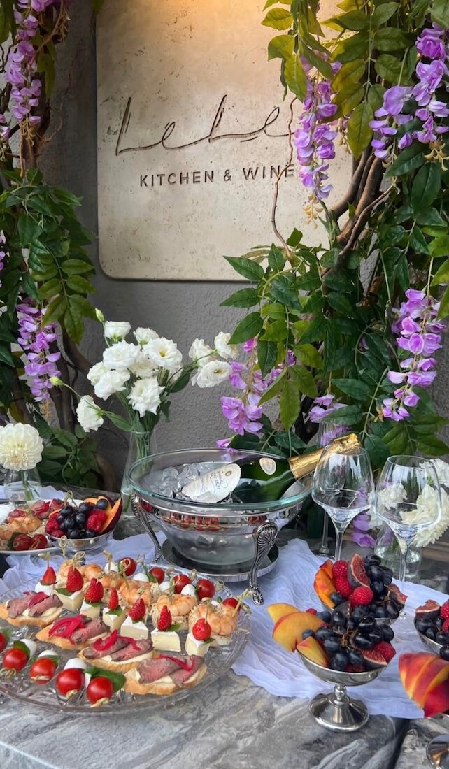 ресторан «Lele Kitchen & Wine», Самые тёплые встречи всегда начинаются за одним столом