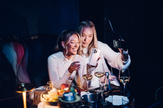 караоке-клуб «Pesnya Karaoke & Club», Отпразднуйте девичник со скидкой 10%