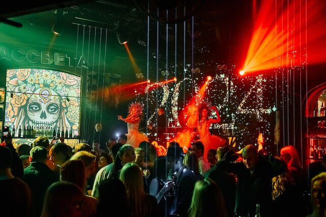 ресторанный комплекс «Bla Bla Bar», Площадка для новогоднего корпоратива в барном городе на Лесной