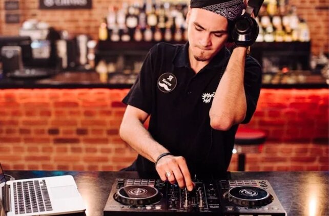 бар «Banksy Bar», Dj-сет с 20:00 до 24:00