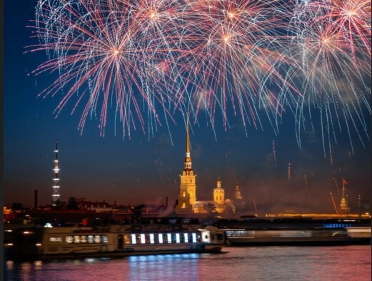Салют на Алые паруса
