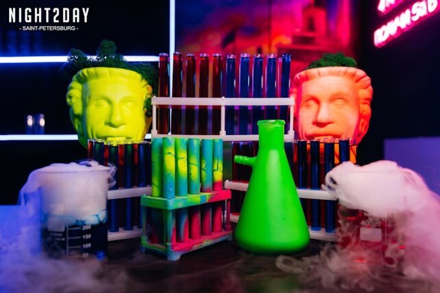 клуб «Neon Bar», Любовь с первого глотка