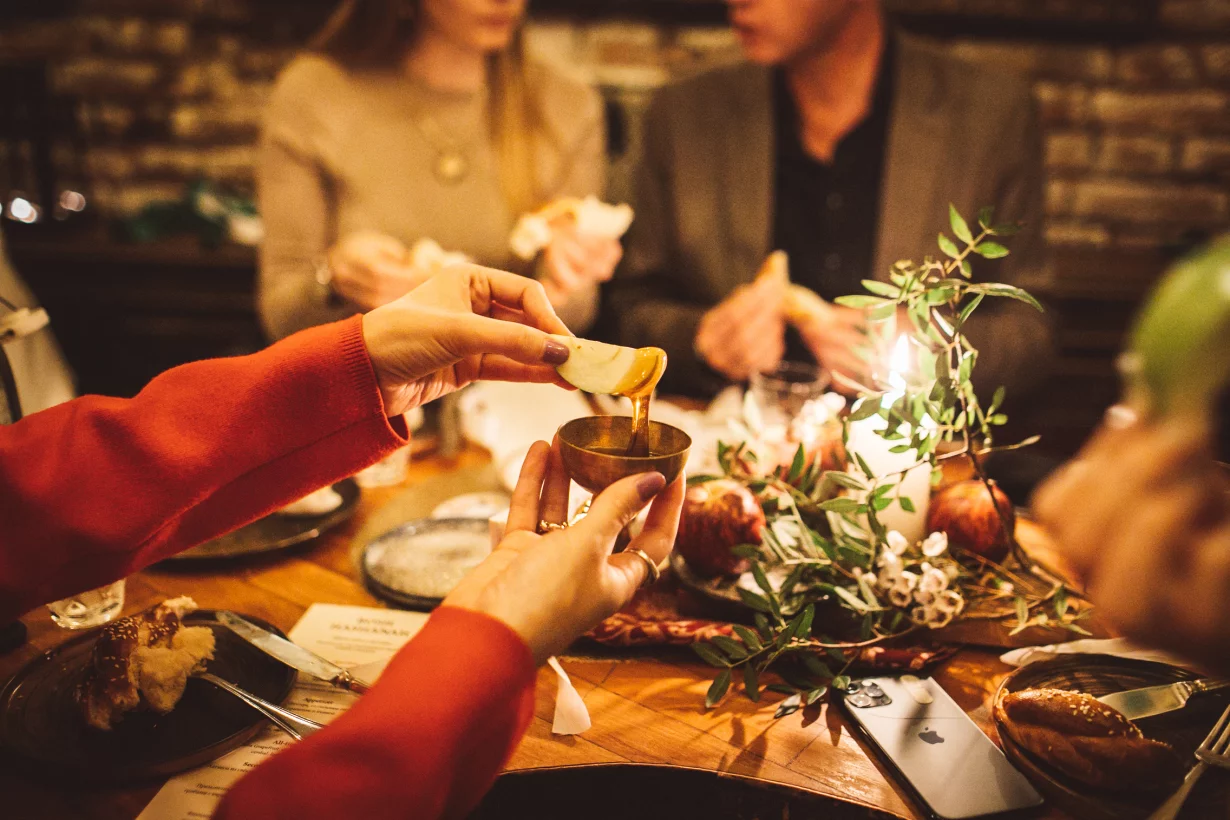 Еврейский Новый Год в Mitzva bar! Званый ужин в камерной атмосфере бара