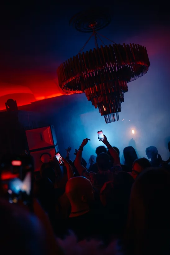 Каждую пятницу и субботу с 22:00 — Dj-сеты, музыка, танцы