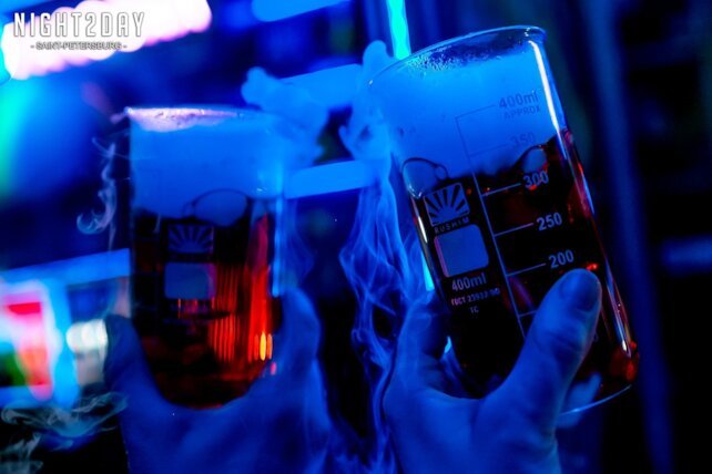 клуб «Neon Bar», Можно все