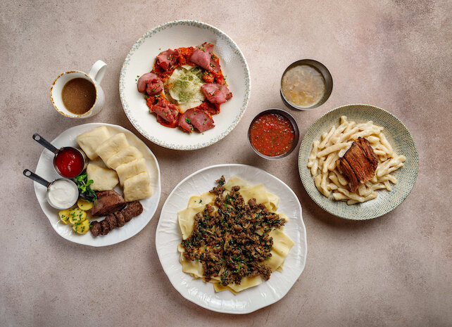 ресторан «Ullu», Символ Страны гор: месяц хинкала