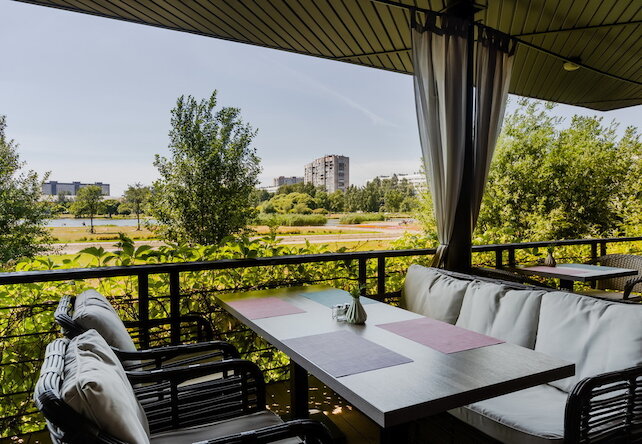 ресторанный комплекс «Baden Baden», Открыта панорамная терраса с видом на озеро