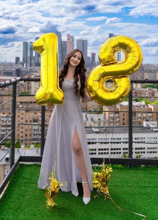 лофт «One Love», Метровые шары-цифры с гелием в подарок на день рождения