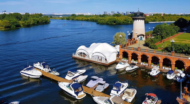 ресторан «River Club Moscow», Бесплатная парковка