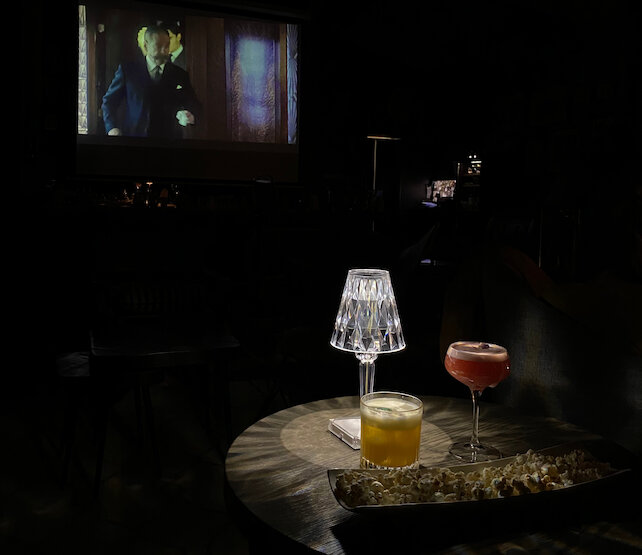 бар «Roots Bar», Кинопоказы в баре Roots