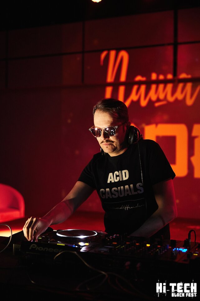 ресторан &laquo;Yuma&raquo;, 31 октября — DJ Паша Кореец