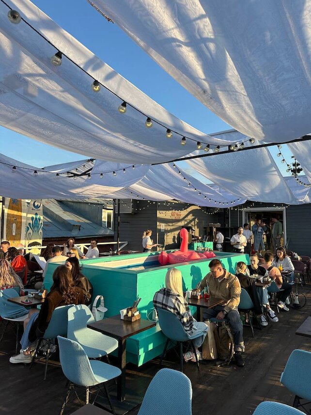 лаунж «ВАУ Москва/ WOW Moscow Lounge», Летняя веранда уже открыта