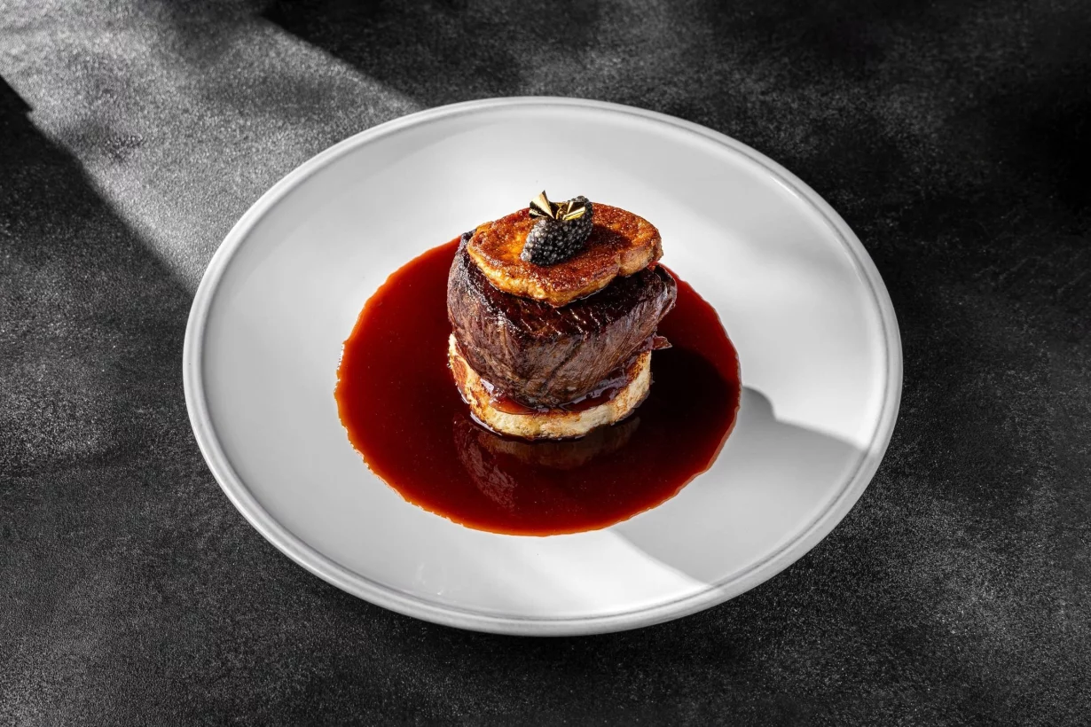 Мраморное Филе Миньон c фуа-гра в ресторан Everest Continental