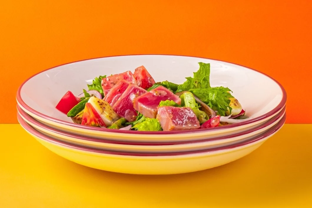 Салат с тунцом, картофелем, томатами и стручковой фасолью в ресторан Maccheroni Ciao