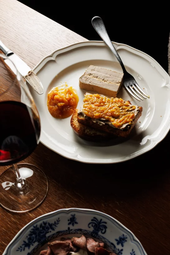 Паштет из куриной печени с фуа-гра с апельсиновым конфитюром в ресторан Lele Kitchen & Wine