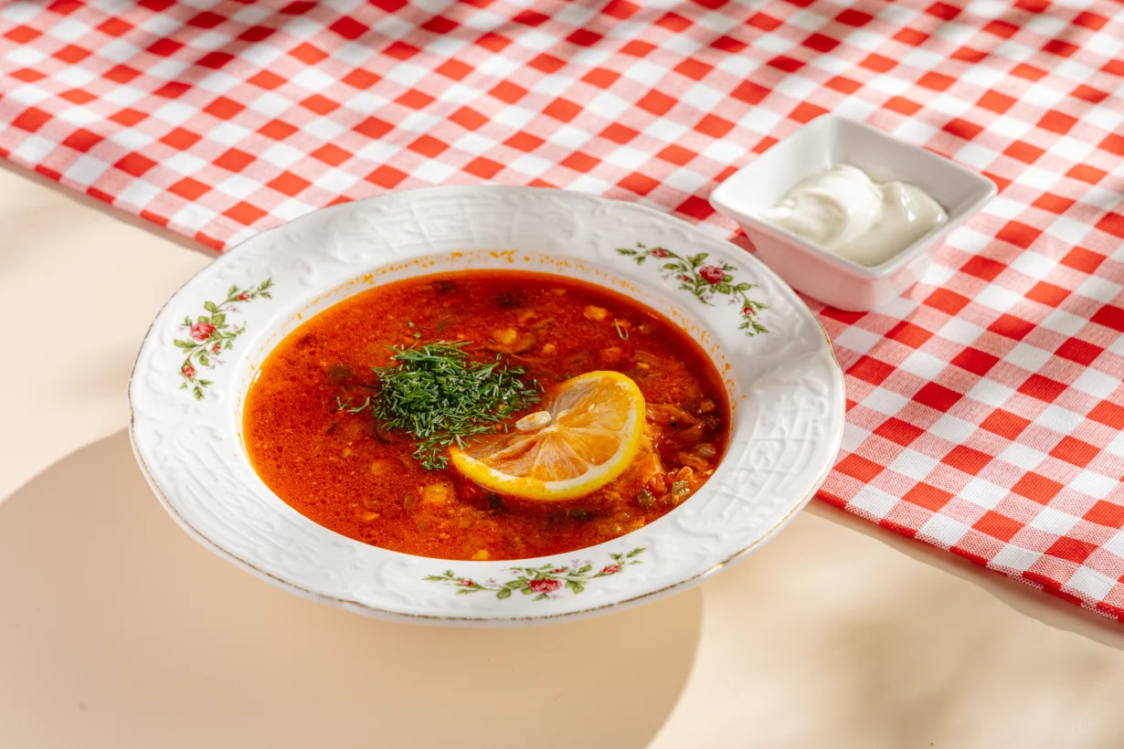 Солянка мясная в семейный ресторан Грелка-гуделка