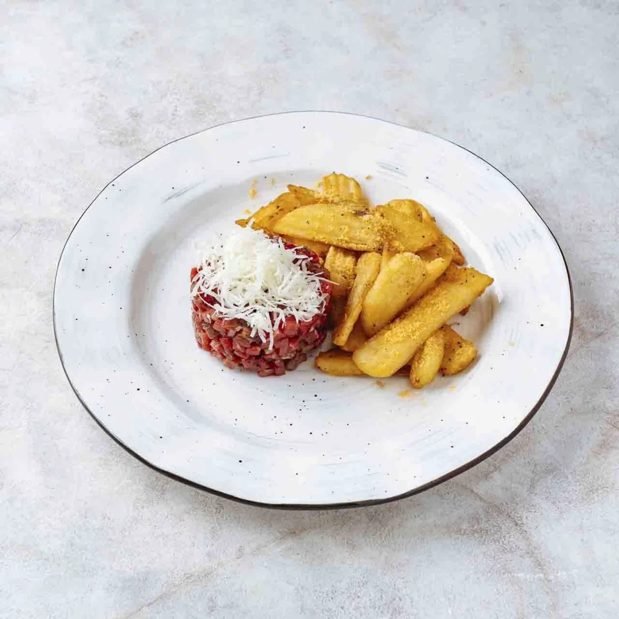 Тартар из мраморной говядины в пиццерия Lounge Beer Burger