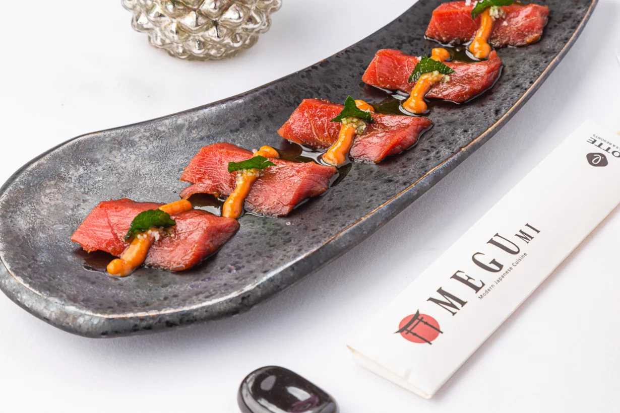 Карпаччо из тунца «Магуро» с пряным соусом мисо в ресторан MEGUmi