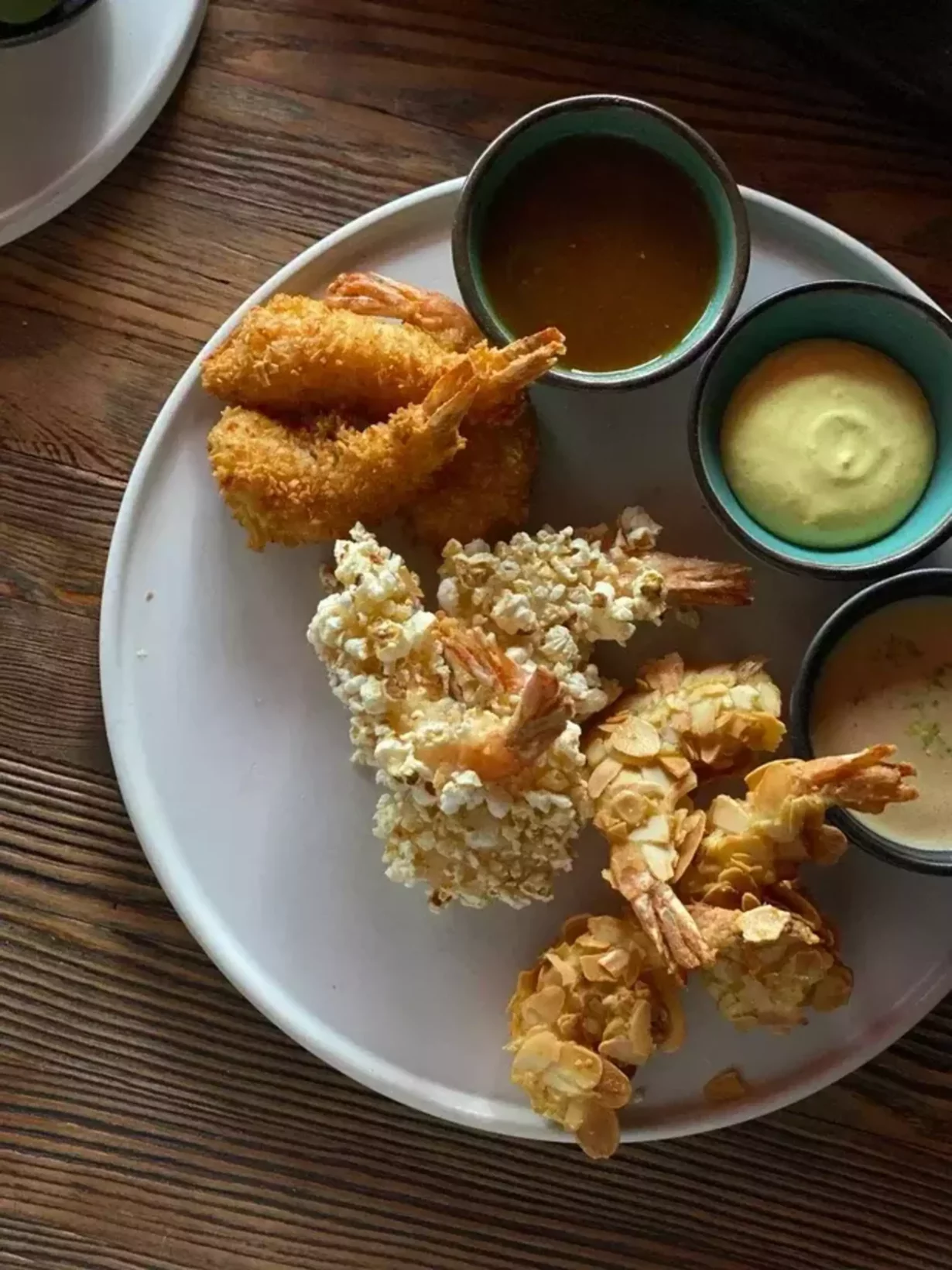 Креветки в попкорне карри в бар Танцы food & people