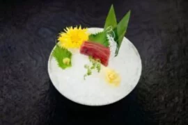 Сашими тунец аками в ресторан Mr.Lee