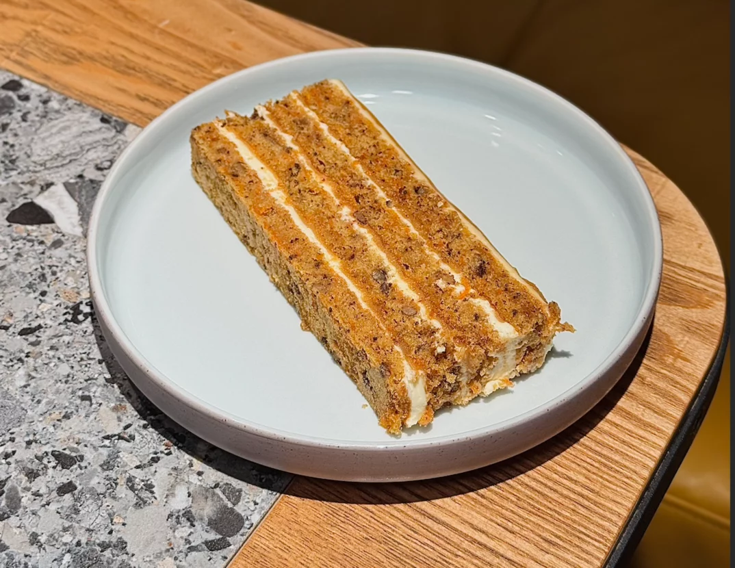 Морковный торт в ресторан Maccheroni Ciao