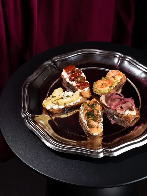 Ассорти брускет в бар Verve