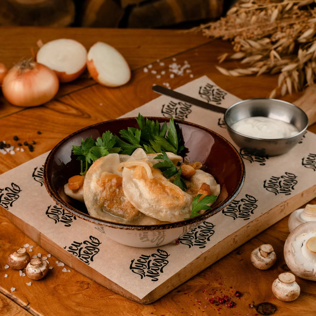 Вареники с картофелем и грибами в ресторан Гуси-лебеди
