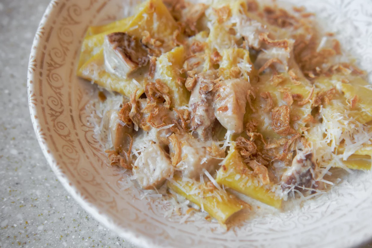Паппарделле с белыми грибами и трюфельным маслом в ресторан Romanico