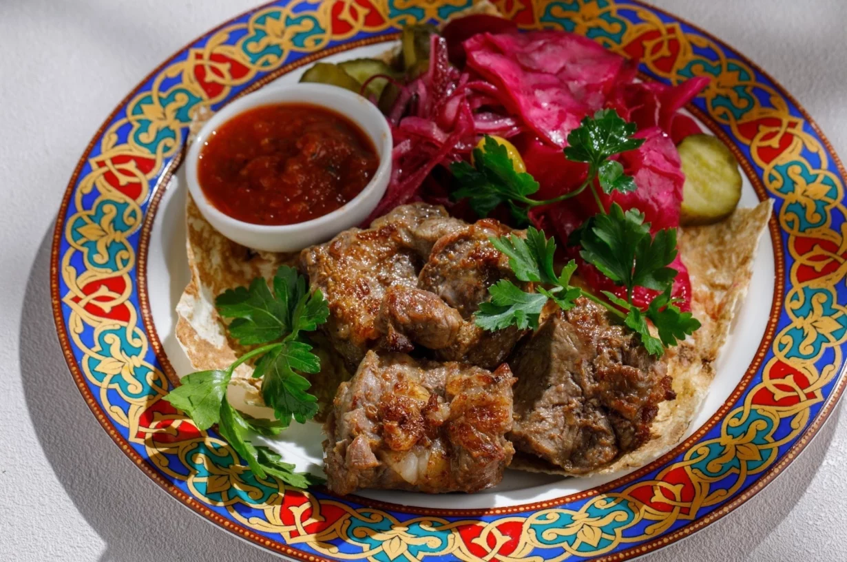 Шашлык из мякоти ягненка в ресторан Чайхана Пахвала