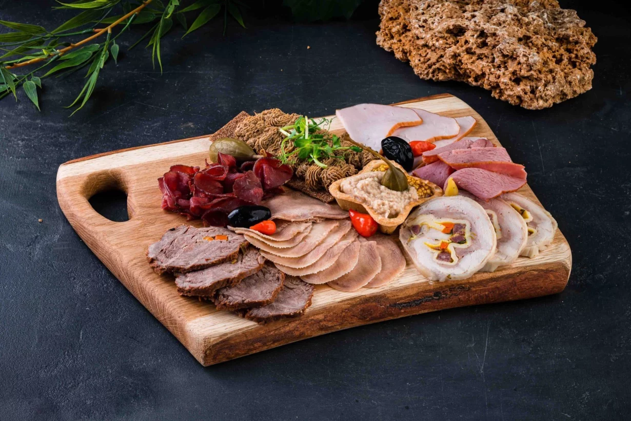 Мясная нарезка в ресторан На высоте