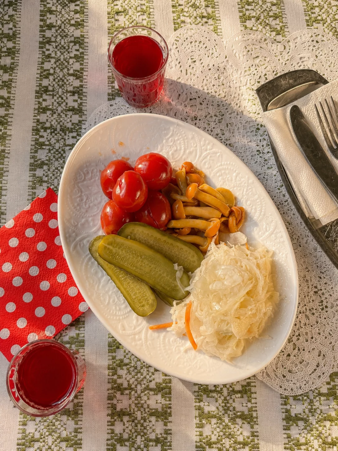 Соленья домашние в караоке-клуб Шотский