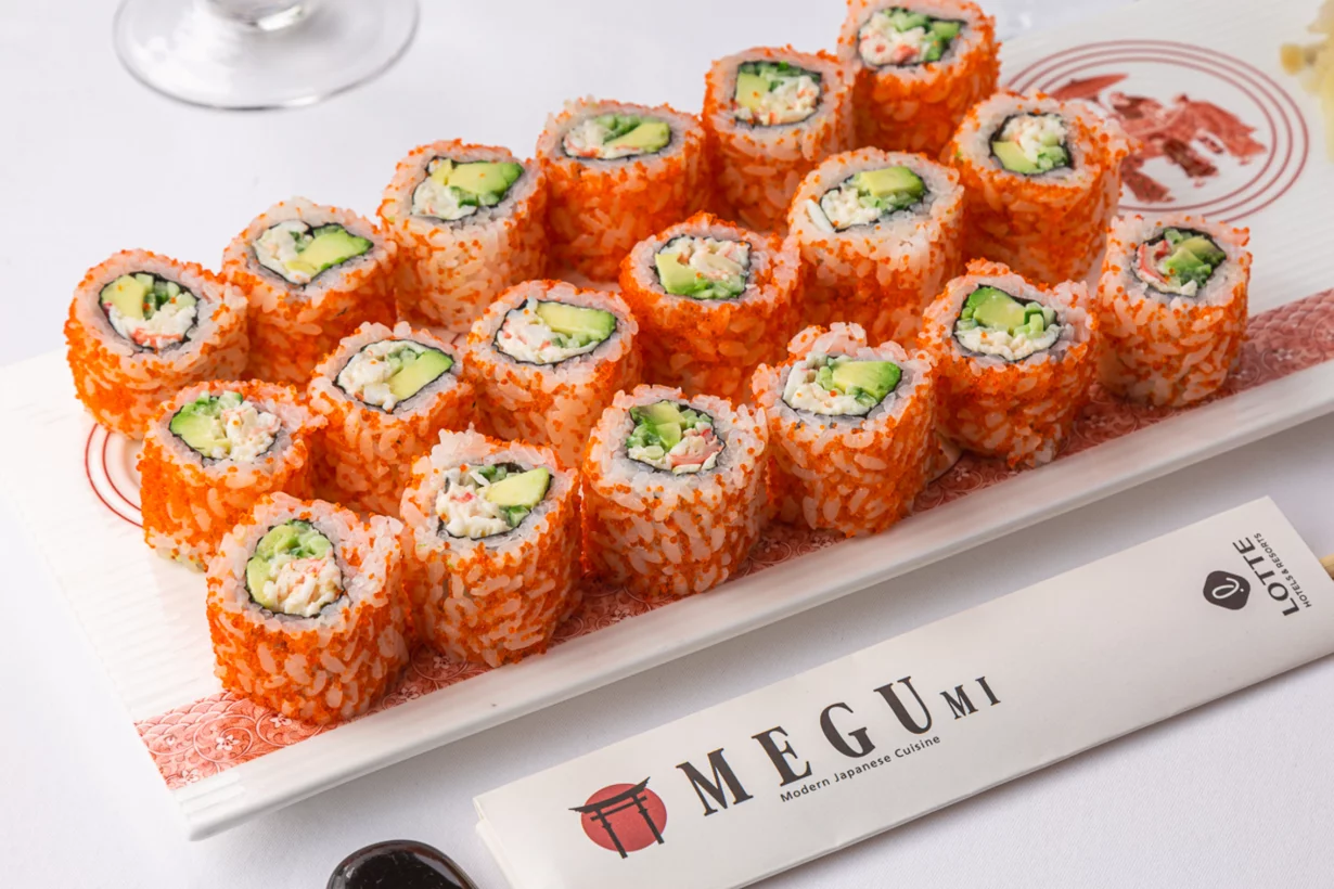 Ролл Калифорния в ресторан MEGUmi