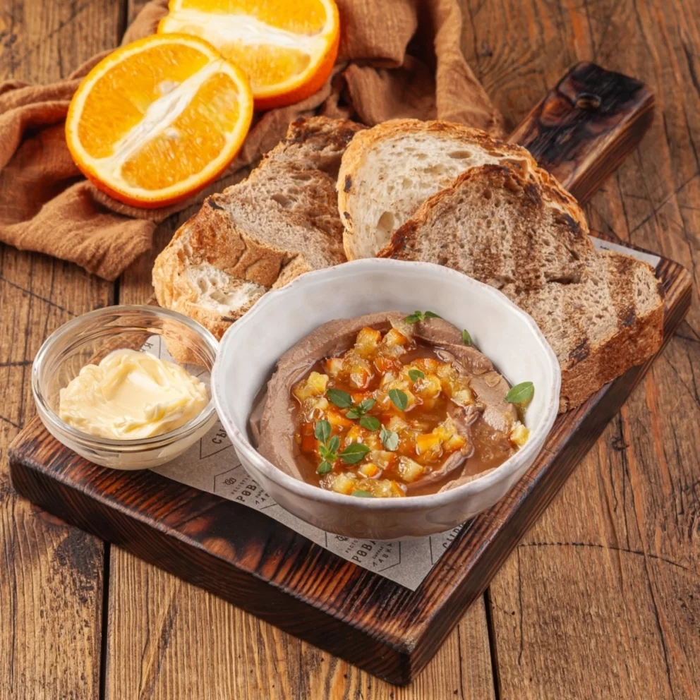 Паштет из куриной печени с апельсиновым конфитюром в ресторан Сыроварня Депо