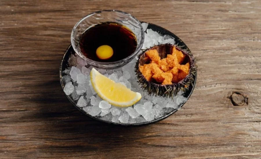 Морские ежи 1шт в ресторан Ikura Izakaya Nikkei by WRF
