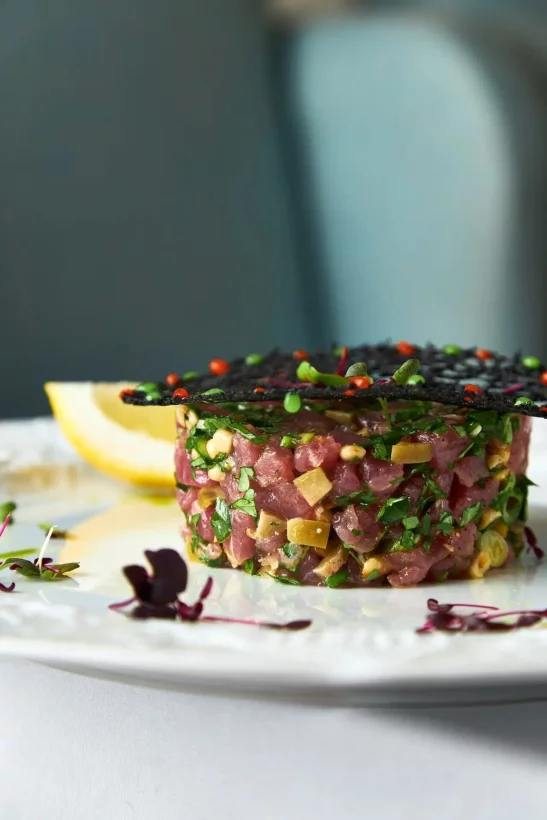 Тартар из тунца в ресторан Sabor De La Vida