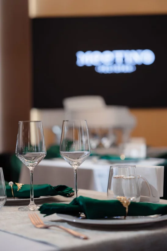 Интерьер/Экстерьер/Банкетная зона/Бар/Стол для двоих/Вход/Главный зал/Lounge зона ресторан Meet’in’o фото