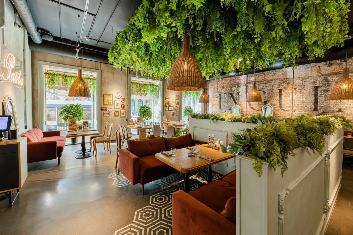 Интерьер/Экстерьер/Банкетная зона/Бар/Стол для двоих/Вход/Главный зал/Lounge зона ресторан Linguini фото