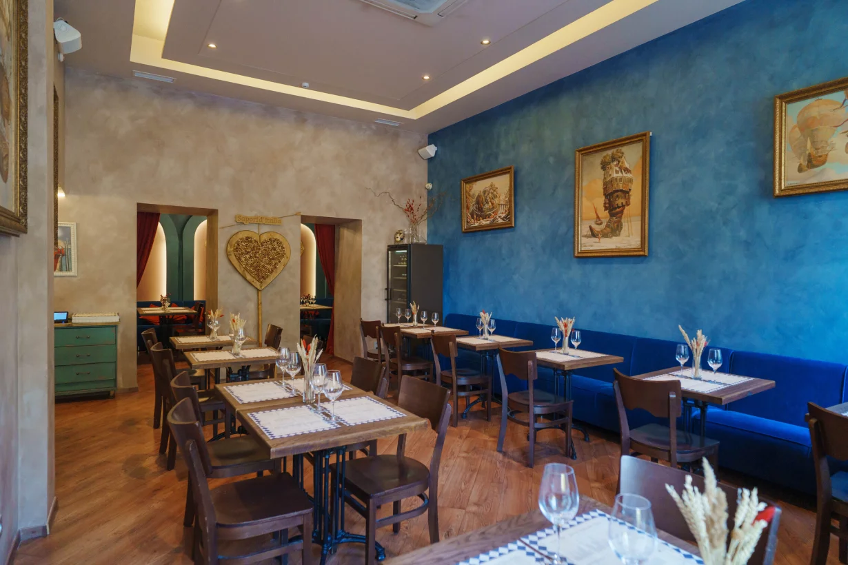 Интерьер/Экстерьер/Банкетная зона/Бар/Стол для двоих/Вход/Главный зал/Lounge зона ресторан Sapori di Italia фото