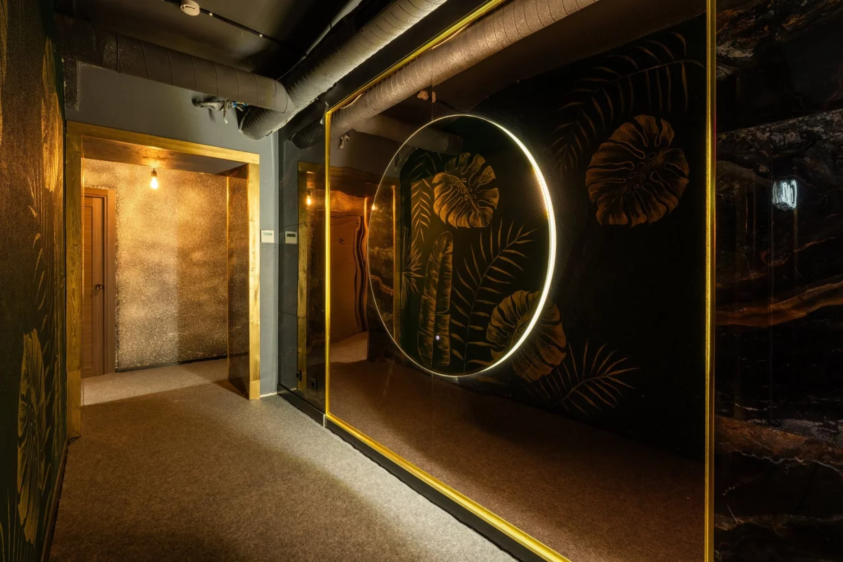 Интерьер/Экстерьер/Банкетная зона/Бар/Стол для двоих/Вход/Главный зал/Lounge зона клуб Соло фото