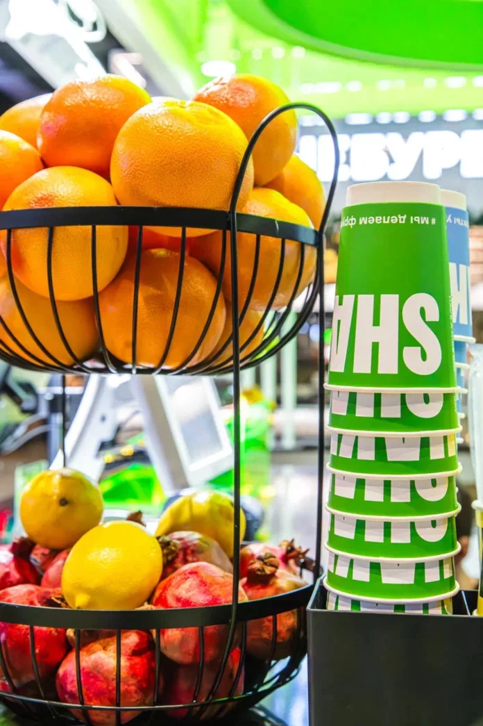 Интерьер/Экстерьер/Банкетная зона/Бар/Стол для двоих/Вход/Главный зал/Lounge зона корнер Shake Up фото