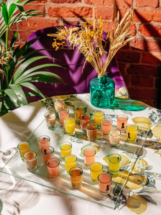 Интерьер/Экстерьер/Банкетная зона/Бар/Стол для двоих/Вход/Главный зал/Lounge зона ресторан Город 812 фото