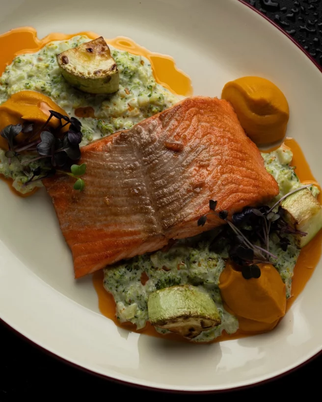 Интерьер/Экстерьер/Банкетная зона/Бар/Стол для двоих/Вход/Главный зал/Lounge зона ресторан Мурманчане фото