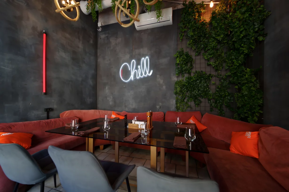 Интерьер/Экстерьер/Банкетная зона/Бар/Стол для двоих/Вход/Главный зал/Lounge зона ресторан Cherish фото