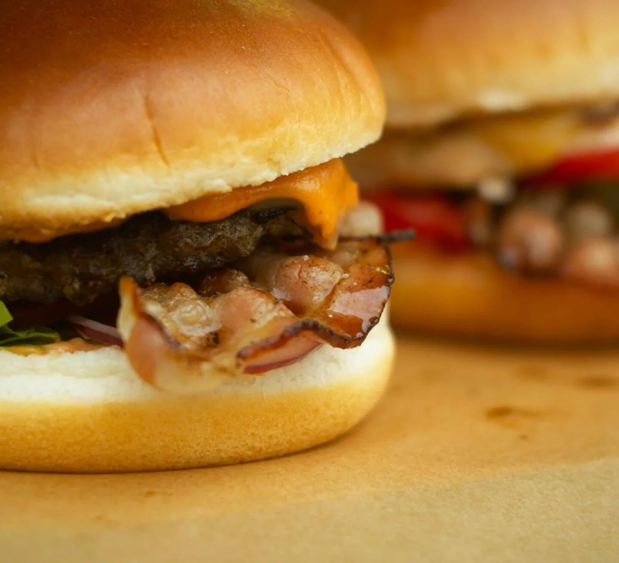 Интерьер/Экстерьер/Банкетная зона/Бар/Стол для двоих/Вход/Главный зал/Lounge зона бар Beer & Fries фото