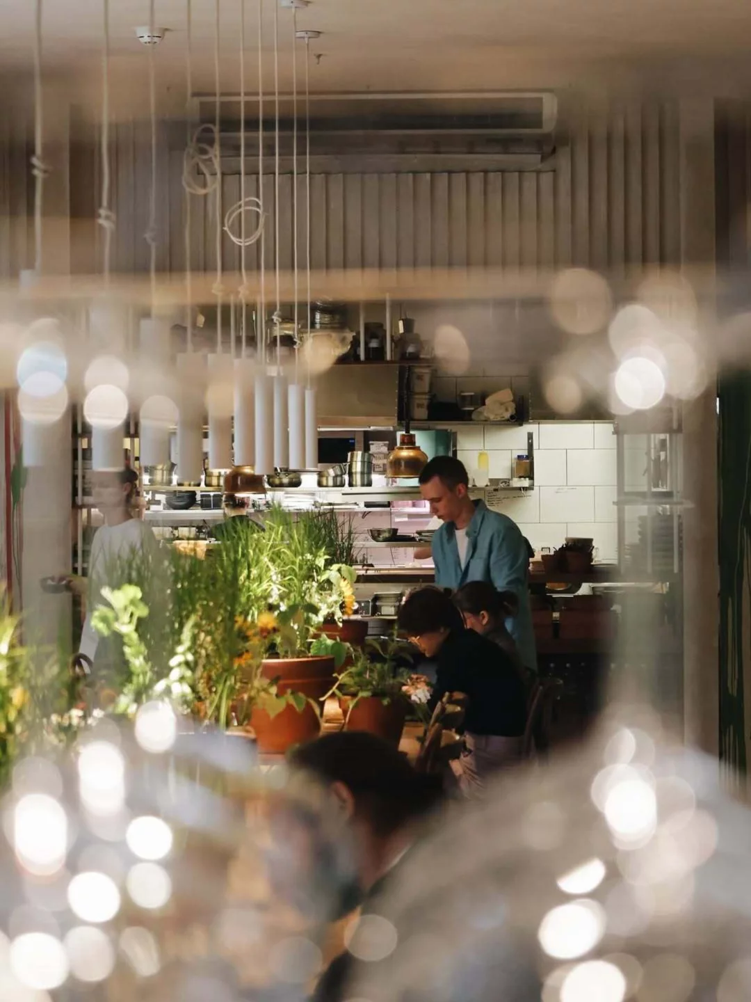 Интерьер/Экстерьер/Банкетная зона/Бар/Стол для двоих/Вход/Главный зал/Lounge зона ресторан Animals фото