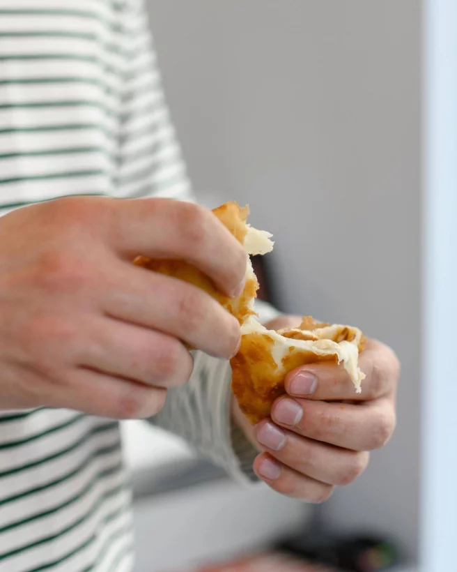 Интерьер/Экстерьер/Банкетная зона/Бар/Стол для двоих/Вход/Главный зал/Lounge зона кафе Минутка фото