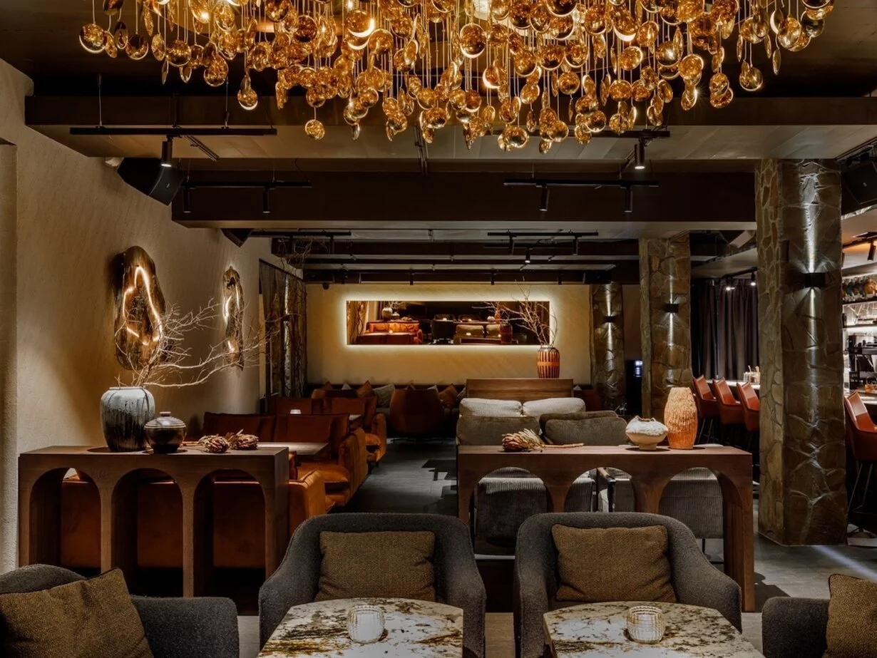 Интерьер/Экстерьер/Банкетная зона/Бар/Стол для двоих/Вход/Главный зал/Lounge зона бар Лед и пламя фото