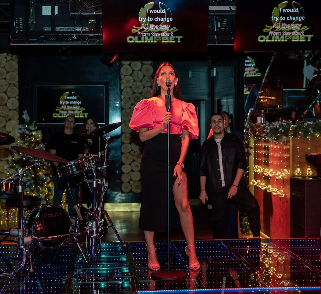 Интерьер/Экстерьер/Банкетная зона/Бар/Стол для двоих/Вход/Главный зал/Lounge зона ресторанный комплекс Olimpbet Lounge фото