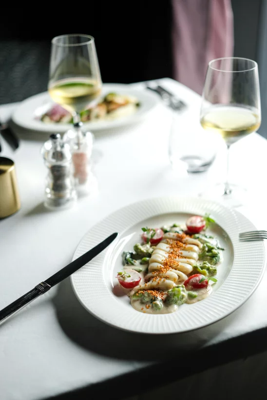 Интерьер/Экстерьер/Банкетная зона/Бар/Стол для двоих/Вход/Главный зал/Lounge зона ресторан Бабель фото