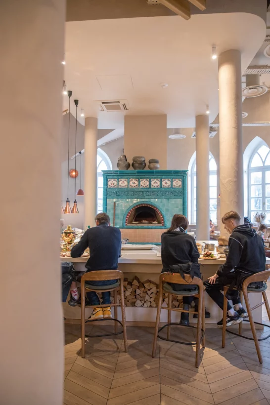 Интерьер/Экстерьер/Банкетная зона/Бар/Стол для двоих/Вход/Главный зал/Lounge зона ресторан Есения фото